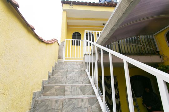 Entrada  de casa para alugar com 2 quartos, 65m² em Jardim Norma, São Paulo