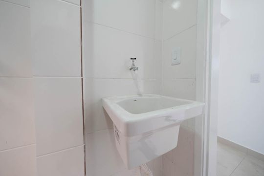 Área de serviço de casa de condomínio para alugar com 2 quartos, 75m² em Vila Marieta, São Paulo