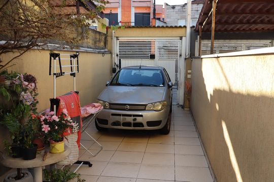 Garagem de casa à venda com 2 quartos, 85m² em Vila Alpina, São Paulo