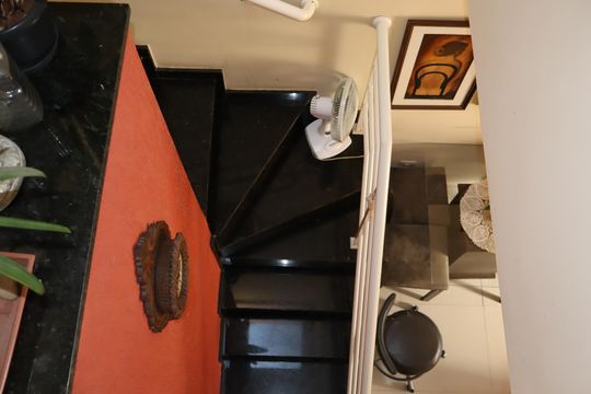 Escada de casa à venda com 2 quartos, 85m² em Vila Alpina, São Paulo