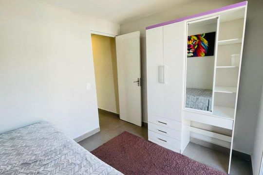 Quarto  de casa de condomínio para alugar com 2 quartos, 49m² em Bairro Jardim Nossa Senhora das Graças, Cotia