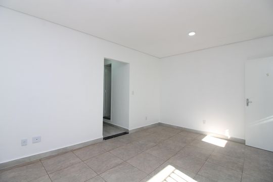 Casa de Condomínio para alugar com 2 quartos, 50m² em Vila Marieta, São Paulo
