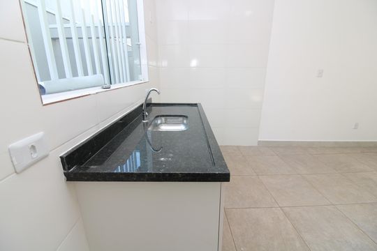 Cozinha de casa de condomínio para alugar com 2 quartos, 50m² em Vila Marieta, São Paulo