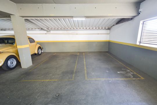 Garagem de apartamento à venda com 3 quartos, 130m² em Esplanada, Belo Horizonte