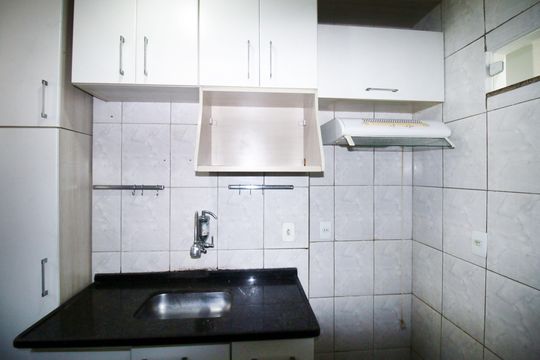 Cozinha de apartamento para alugar com 2 quartos, 50m² em Irajá, Rio de Janeiro
