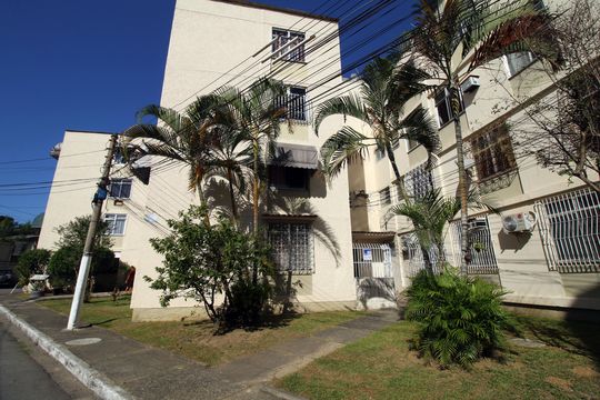 Fachada do bloco de apartamento para alugar com 2 quartos, 50m² em Irajá, Rio de Janeiro