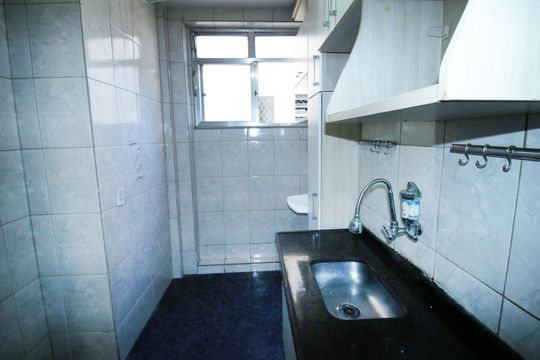 Cozinha de apartamento para alugar com 2 quartos, 50m² em Irajá, Rio de Janeiro
