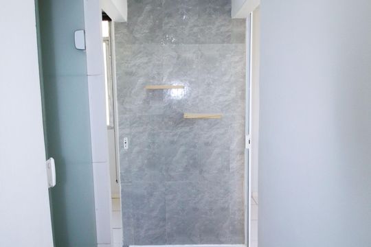 Sala - Corredor de apartamento para alugar com 2 quartos, 50m² em Irajá, Rio de Janeiro
