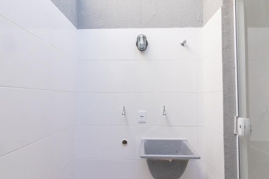 Área de Serviço de casa de condomínio para alugar com 2 quartos, 55m² em Vila Marieta, São Paulo