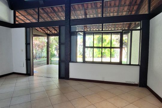Sala de casa à venda com 5 quartos, 311m² em Itacoatiara, Niterói