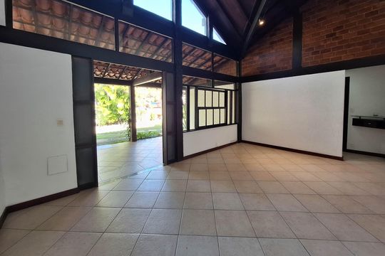 Sala de casa à venda com 5 quartos, 311m² em Itacoatiara, Niterói
