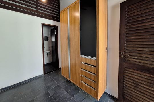 Quarto de Serviço de casa à venda com 5 quartos, 311m² em Itacoatiara, Niterói