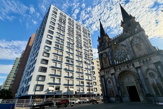 Fachada de apartamento para alugar com 1 quarto, 40m² em Embaré, Santos