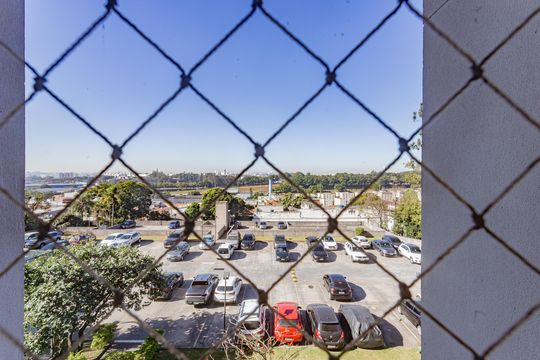 Vista de apartamento para alugar com 2 quartos, 48m² em Vila Liviero, São Paulo