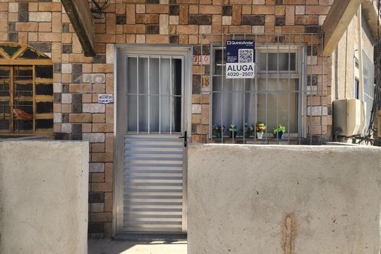 Fachada de casa para alugar com 1 quarto, 40m² em Neves, São Gonçalo