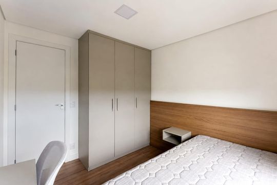 Quarto de apartamento para alugar com 2 quartos, 75m² em Balsa, Pelotas