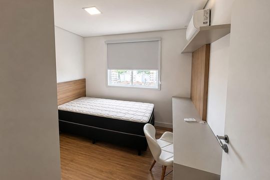 Quarto de apartamento para alugar com 2 quartos, 75m² em Balsa, Pelotas