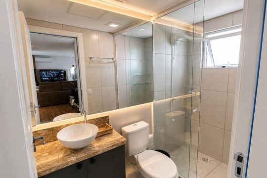 Banheiro de apartamento para alugar com 2 quartos, 75m² em Balsa, Pelotas