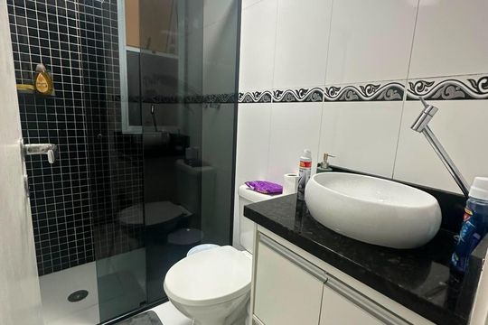 Banheiro de apartamento à venda com 3 quartos, 60m² em Ferrazópolis, São Bernardo do Campo