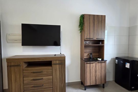 Sala de casa de condomínio para alugar com 1 quarto, 30m² em Barro Preto, Belo Horizonte