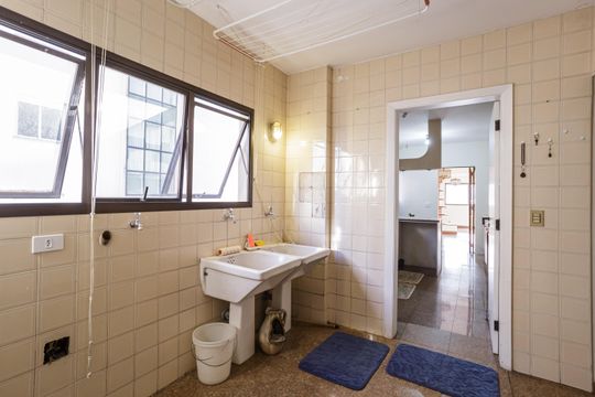 Área de serviço de apartamento para alugar com 4 quartos, 174m² em Planalto Paulista, São Paulo