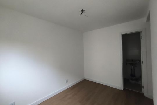 Quarto 2 de apartamento para alugar com 2 quartos, 51m² em Jardim Sabará, Porto Alegre