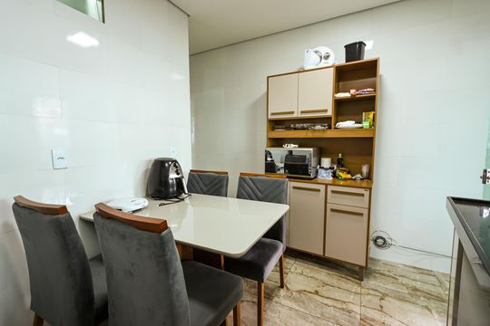 Cozinha de casa para alugar com 2 quartos, 45m² em Gameleira, Belo Horizonte