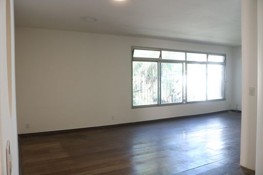 Sala de casa para alugar com 8 quartos, 387m² em Alto da Lapa, São Paulo