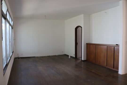 Sala de casa para alugar com 8 quartos, 387m² em Alto da Lapa, São Paulo