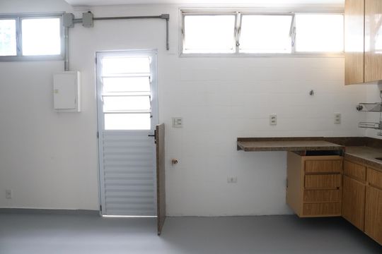 Cozinha de casa para alugar com 8 quartos, 387m² em Alto da Lapa, São Paulo