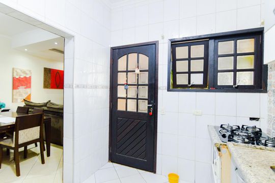 Cozinha de casa para alugar com 2 quartos, 80m² em Jardim Santa Rita, Guarulhos