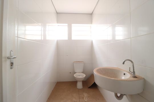 Banheiro Social 2 de casa para alugar com 4 quartos, 180m² em Centro, Uberlândia