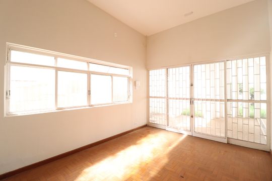 Sala de casa para alugar com 4 quartos, 180m² em Centro, Uberlândia