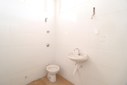 Banheiro do Quarto 4 de casa para alugar com 4 quartos, 180m² em Centro, Uberlândia