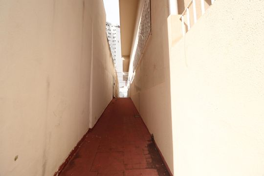 Corredor de casa para alugar com 4 quartos, 180m² em Centro, Uberlândia
