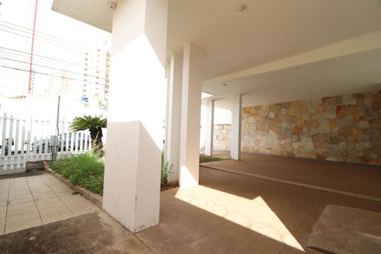 Área externa de casa para alugar com 4 quartos, 180m² em Centro, Uberlândia