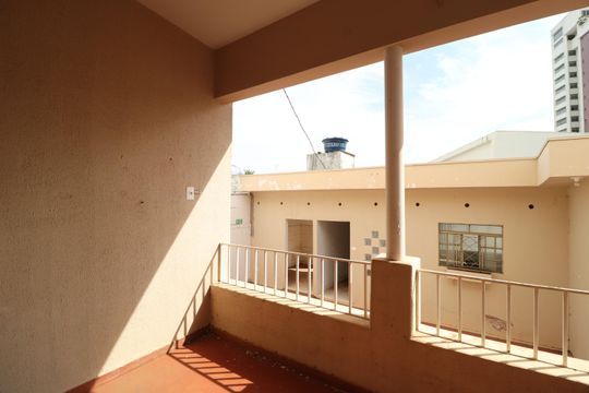 Varanda de casa para alugar com 4 quartos, 180m² em Centro, Uberlândia