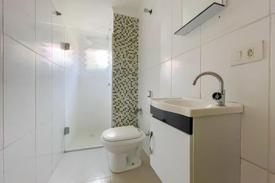 Banheiro de casa para alugar com 2 quartos, 70m² em Cidade das Flores, Osasco