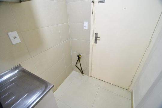 Cozinha de apartamento à venda com 1 quarto, 38m² em Centro, Campinas