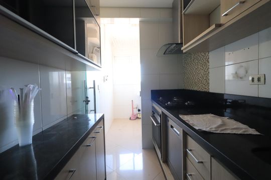 Cozinha de apartamento à venda com 2 quartos, 52m² em Vila Carrão, São Paulo
