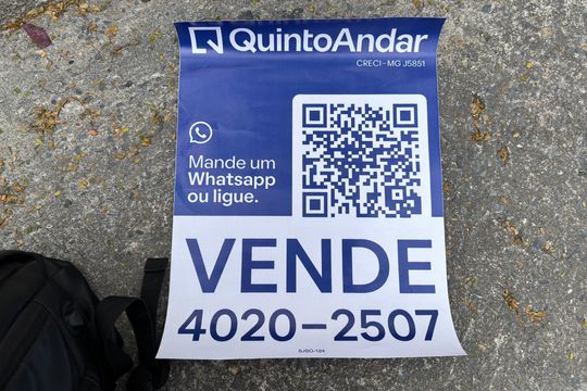 Plaquinha Instalada de apartamento à venda com 2 quartos, 80m² em Santa Monica, Belo Horizonte