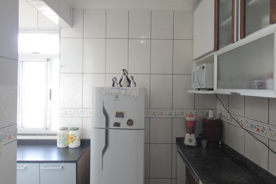 Cozinha de apartamento à venda com 2 quartos, 80m² em Santa Monica, Belo Horizonte