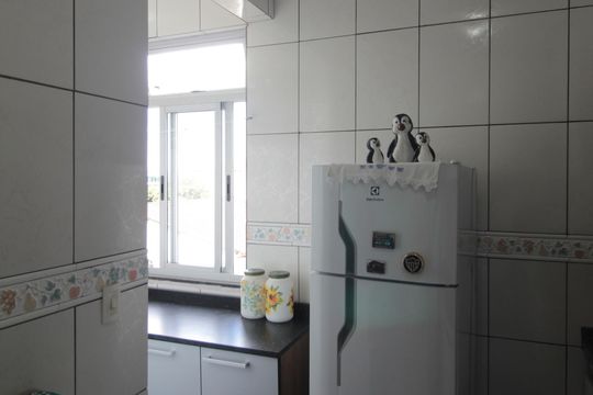 Cozinha de apartamento à venda com 2 quartos, 80m² em Santa Monica, Belo Horizonte