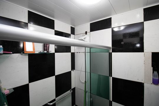 Banheiro social de casa à venda com 2 quartos, 112m² em Conjunto 11, Brasília