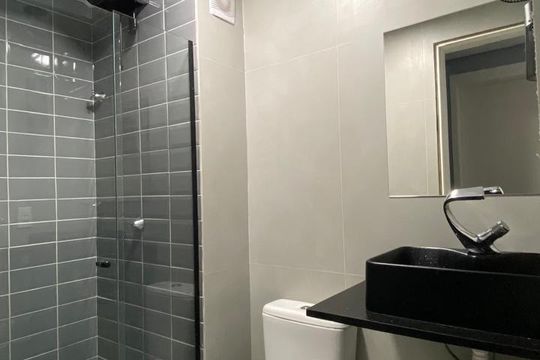 Banheiro de apartamento à venda com 2 quartos, 37m² em Jardim São Luís, São Paulo