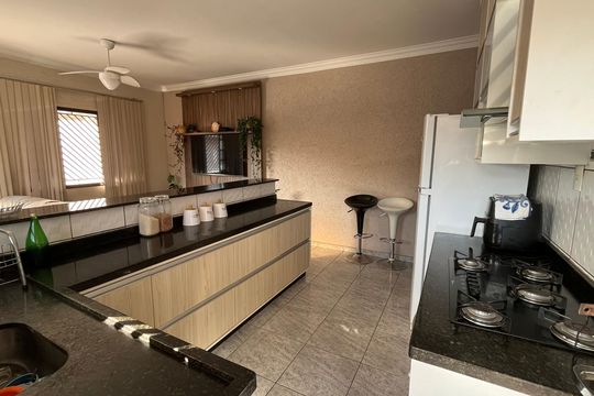 Cozinha de casa para alugar com 2 quartos, 60m² em Residencial Sao Francisco, São José dos Campos