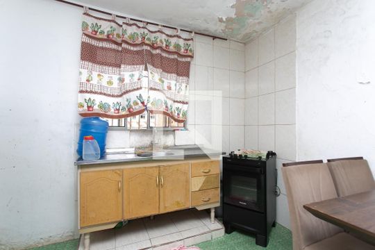 Casa à venda com 1 quarto, 160m² em Vila Carmosina, São Paulo