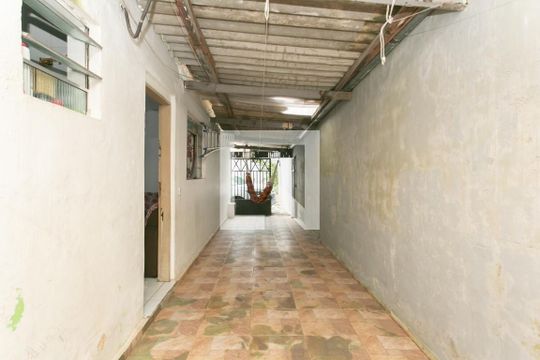 Casa à venda com 1 quarto, 160m² em Vila Carmosina, São Paulo