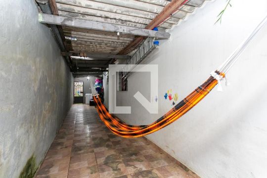 Casa à venda com 1 quarto, 160m² em Vila Carmosina, São Paulo