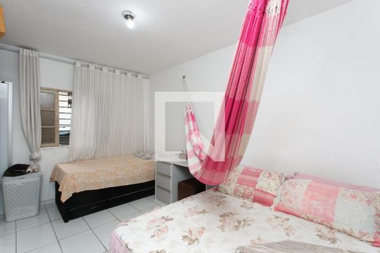 Casa à venda com 1 quarto, 160m² em Vila Carmosina, São Paulo
